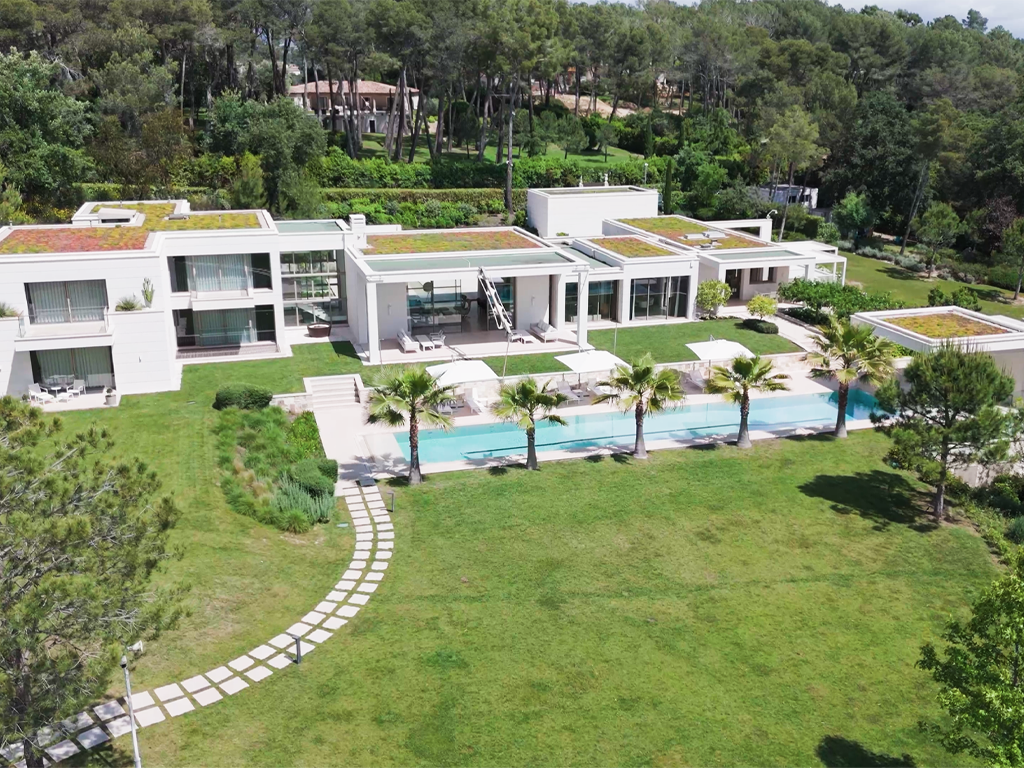 Miniature Esterel Realty